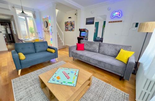 Sainte-Anne - Faubourg Noyon House | Maison 3ch - Cinéma - Game Room - Parking - Gare