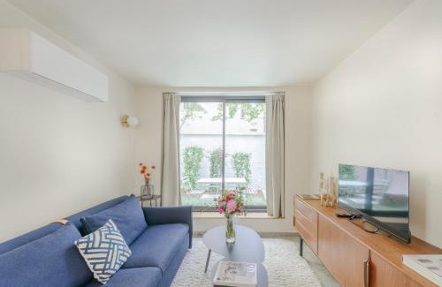 14th Arrondissement House | Maison Alcôme - Elegant Artist's Residence with Private Garden