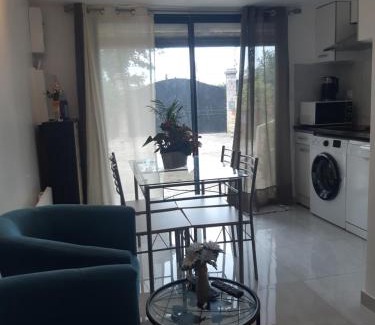 Montgeron House | Maison au calme 2 Chambre