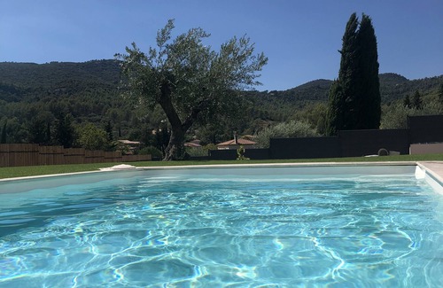 Sollies-Toucas House | Maison au Calme Dans un Paysage Bucolique à 30 Minutes des Plages