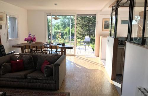 Chartres House | Maison calme à Chartres avec terrasse et jardin, adaptée PMR - FR-1-581-97