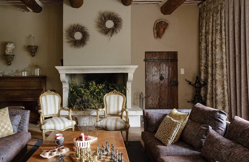 Pernes-les-Fontaines Villa | MAISON CECILE - LUXURY VILLA + HEATED POOL + CONCIERGE SERVICE