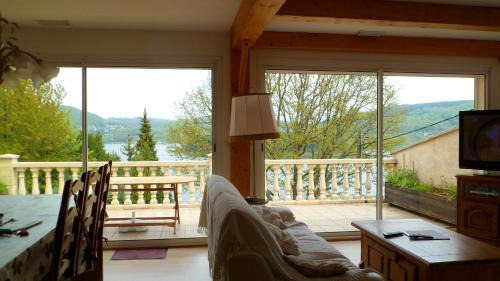 Nages House | Maison chaleureuse à Nages avec vue sur lac et montagne