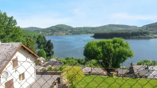 Nages House | Maison chaleureuse à Nages avec vue sur lac et montagne
