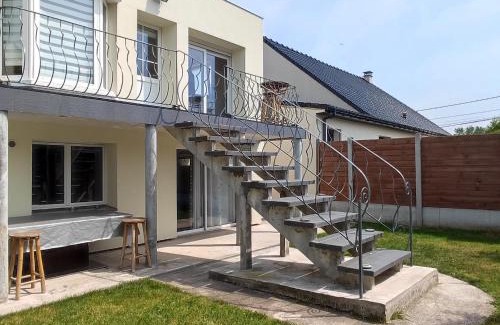 Coulogne House | Maison chaleureuse avec parking gratuit sur place