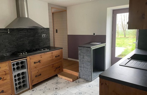 Surgeres House | Maison Charentaise Idéale Pour une Famille Avec Grand Parc et Piscine