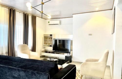 Yaounde Apartment | Maison Chic et confortable à la poste centrale