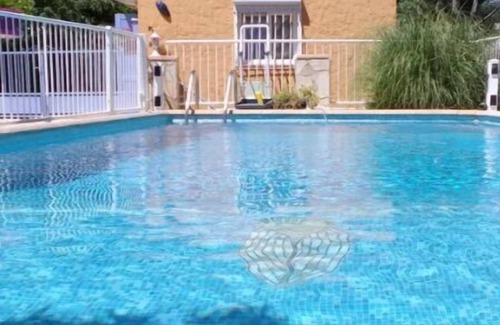 Toulon House | Maison Cigalon 4 pers dans la pinède, var, Toulon, plage, piscine, clim, pinede