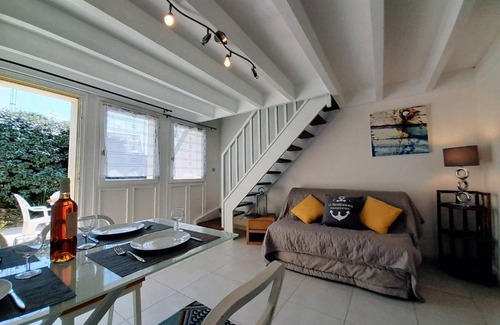 La Trinite-sur-Mer Villa | Maison cosy 3 pièces avec terrasse à 800m de la plage - Wifi, lave-vaisselle, parking public - FR-1-477-238