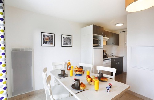 Audierne House | Maison cosy et charmante, avec piscine sur place