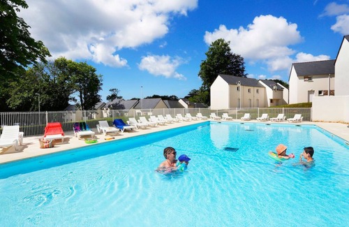 Audierne House | Maison cosy et charmante, avec piscine sur place