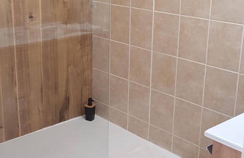 Romans-sur-Isere Bed & Breakfast | Maison D'hôtes Le 6 Bis