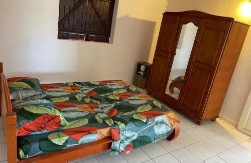 Le Moule House | Maison de 2 chambres avec piscine partagee terrasse et wifi a Le Moule a 5 km de la plage