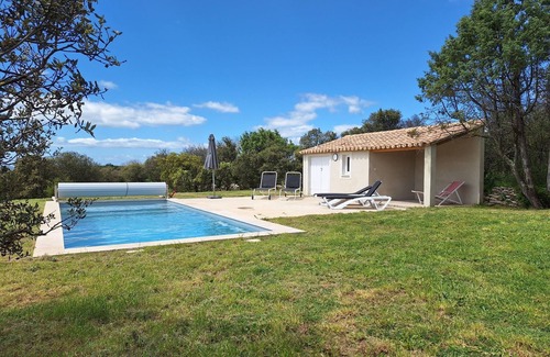 Taulignan House | Maison de Campagne Indépendante Avec Piscine au Calme