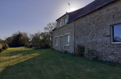 Kergouric House | Maison de Campagne Rénovée, à 3km de la Mer, Idéal Pour la Plage et la Ballade