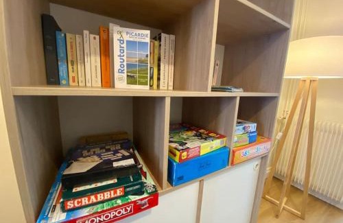 Amiens Villa | Maison de Charme - 4 Chambres - Courette & Parking Gratuit