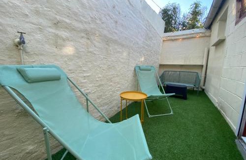 Amiens Villa | Maison de Charme - 4 Chambres - Courette & Parking Gratuit