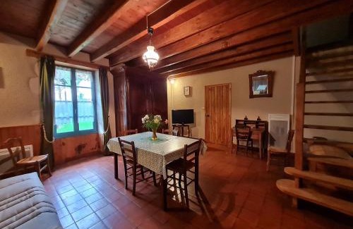 Benet House | Maison de charme avec WiFi au cœur du Marais Poitevin, jardin clos, barque et vélos, 4 chambres - FR-1-426-146