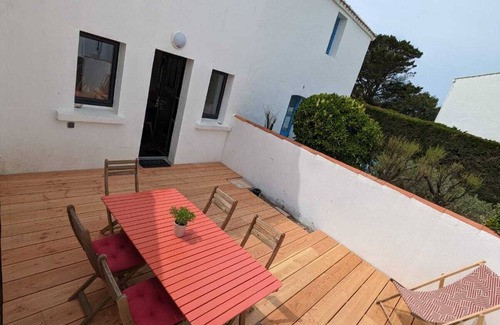 Noirmoutier-en-l'Ile House | Maison de Pêcheur Rénovée, vue mer à 20 Mètres de la Plage du Vieil Noirmoutier