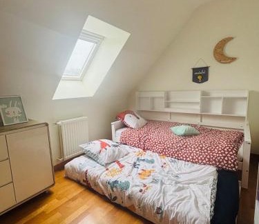 Saint-Jouan-des-Guerets House | Maison de charme avec billard - 5 min de la plage
