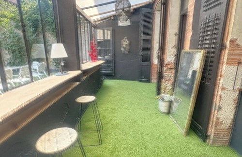 Mazeres House | Maison de maître 250 m² - courtyard & glass roof for up to 10 people. Possible events.