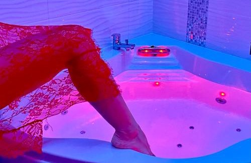 Zola - Pressense Villa | Maison de Monplaisir Love Room - Lyon