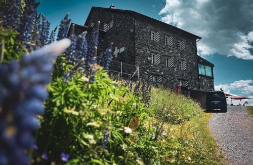 Ollon Hotel | Maison de Montagne de Bretaye accès par le train arrêt Bouquetin