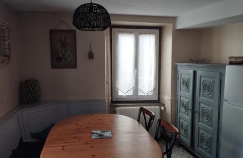 Ax-les-Thermes House | Maison de village dans une rue calme