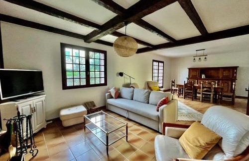 Sari-Solenzara House | Maison de village vue mer et montagne
