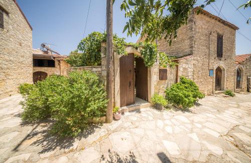 Lofou House | Maison Des Vignes Lofou
