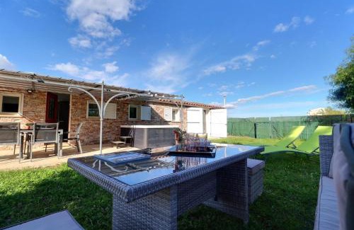 Le Luc House | Maison du sud avec jacuzzi