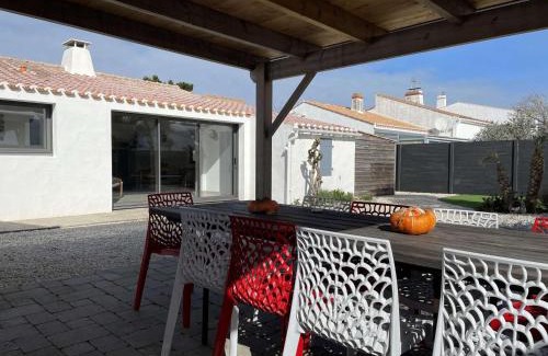 Noirmoutier-en-l'Ile House | Maison en bord de mer à Noirmoutier : 3 chambres, jardin clos, internet, parking, plage à 250m - FR-1-224B-646