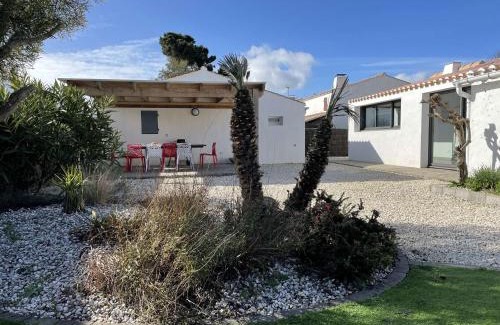 Noirmoutier-en-l'Ile House | Maison en bord de mer à Noirmoutier : 3 chambres, jardin clos, internet, parking, plage à 250m - FR-1-224B-646