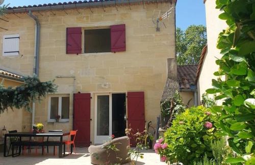 Camblanes-et-Meynac House | Maison en pierre avec jardin proche de Bordeaux