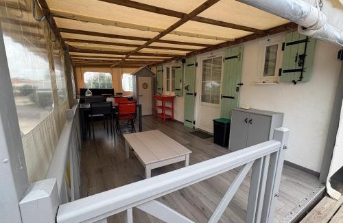Saint-Pierre-d'Oleron House | Maison ensoleillée à Saint-Pierre-d'Oléron avec piscine partagée