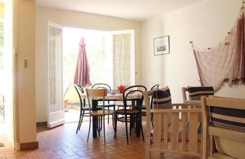 Port-la-Nouvelle House | Maison Familiale 2 Étoiles à 150m de la Plage avec Terrasse, Jardin et Parking Privé - FR-1-229C-673