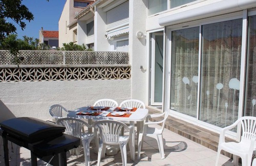 Port-la-Nouvelle House | Maison familiale rénovée, à 100m de la plage, terrasse, garage, wifi, au centre de Port-la-Nouvelle - FR-1-229C-51
