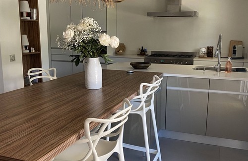 Entraigues-sur-la-Sorgue House | Maison de Famille, Douce, où il Fait bon Profiter de ses Vacances