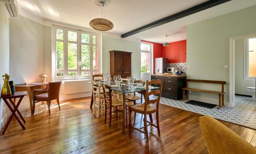Nevers Apartment | Maison Grenat, with terrace by PRIM0conciergerie