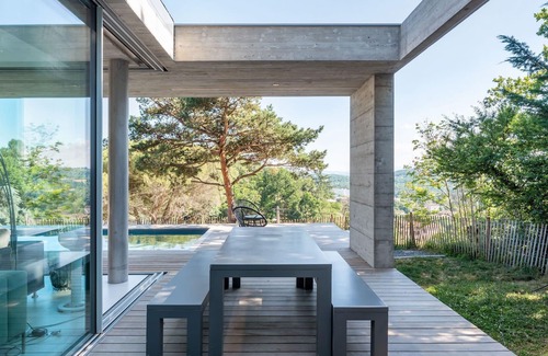 Francheville Villa | Maison H - Architect's house inside-out with view