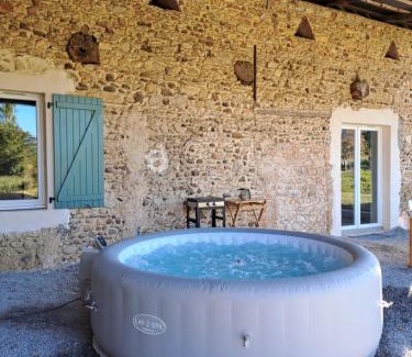 Cardesse House | Maison Labeye - gîte 4 étoiles calme avec jacuzzi et piscine