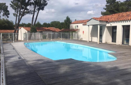 Longeville-sur-Mer House | Maison Longeville-sur-Mer, 4 pièces, 6 personnes - FR-1-336-103