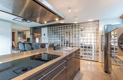 Yvoir House | Maison Moderne Tout Confort en Bord de Rivière Aux Berges du Bocq
