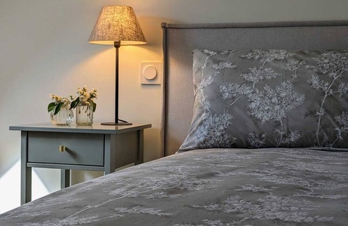 Fontaines-en-Sologne Apartment | Maison MOZ Grande Suite Entre Chambord et Cheverny Idéale Pour se Ressourcer