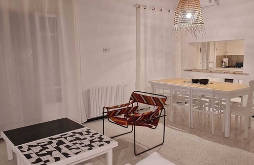 El Menzah 5 House | Maison Près de Toutes les Commodités à 1 Minutes de la Plage
