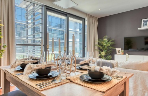 Al Wasl Apartment | Maison Privee - Apt with Dubai Luxury Experience Nxt to Burj Khalifa