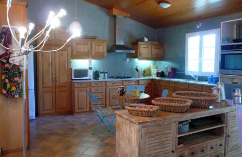 Locmaria House | Maison spacieuse pour 9 avec grand jardin, proche plage des Grands Sables! - FR-1-418-18