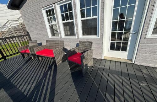 Saint-Simeon Ski Chalet | Maison vue Fleuve 4 chambres deux pas du traversier !