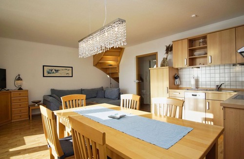 Breege Apartment | Maisonette apartment near the harbor with sea view, balcony - Hafenhäuser Breege FeWo 06