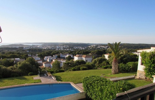 Coves Noves Apartment | Maisonette with Shared Pool and Panoramic Sea Views
